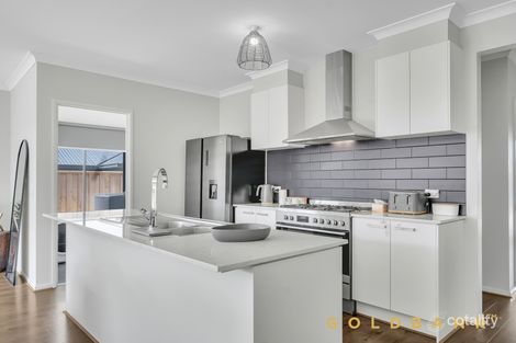 Property photo of 26 Jasper Way Officer VIC 3809