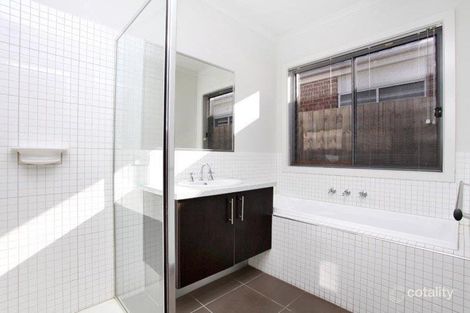 11 Deakin Gr, Burnside Heights, VIC 3023