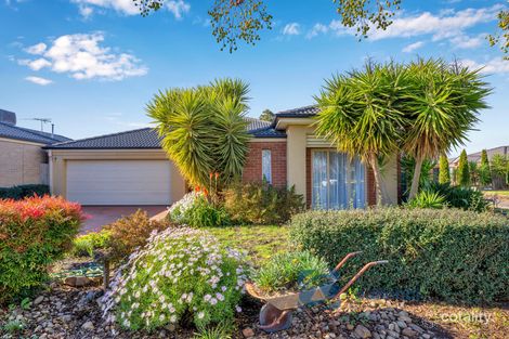 Property photo of 22 Indigo Square Brookfield VIC 3338