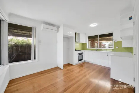 Property photo of 10 Larisa Road St Albans VIC 3021