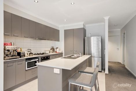 Property photo of 16/8 The Crossing Caroline Springs VIC 3023
