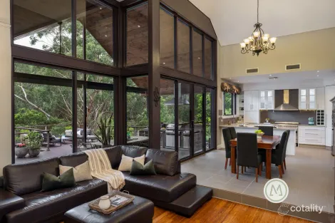Property photo of 16 Jacaranda Avenue Blaxland NSW 2774