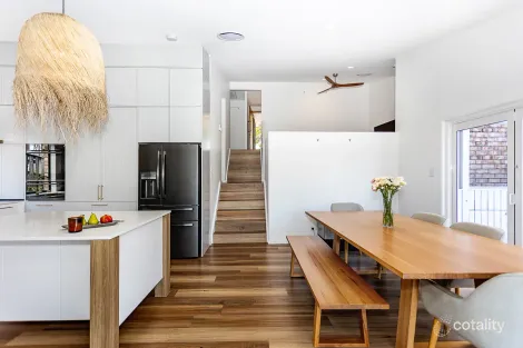 Property photo of 25 Manra Way Pacific Pines QLD 4211
