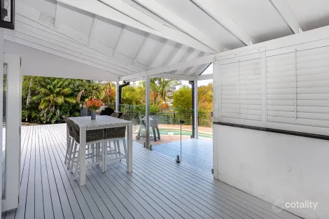 Property photo of 25 Manra Way Pacific Pines QLD 4211