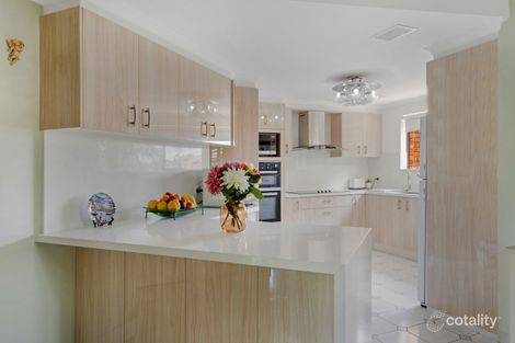 Property photo of 4 Telford Place Prairiewood NSW 2176