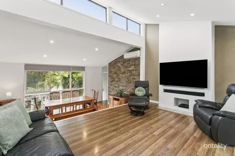 Property photo of 79 Urana Road Yarrawarrah NSW 2233