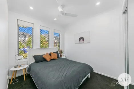 Property photo of 17 Solar Circuit Spring Mountain QLD 4300