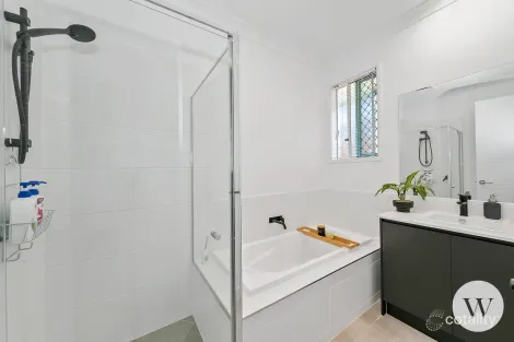 Property photo of 17 Solar Circuit Spring Mountain QLD 4300