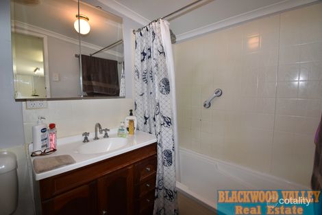 Property photo of 6 Elwin Taylor Road Kangaroo Gully WA 6255