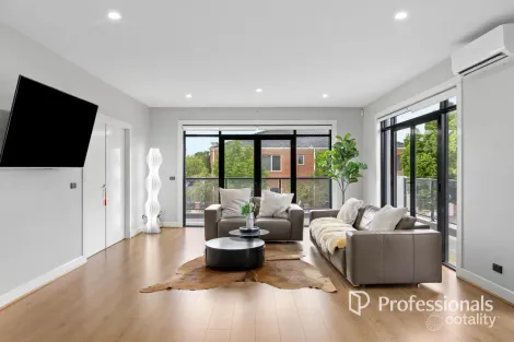 Property photo of 10 Mulsanne Lane Bentleigh East VIC 3165