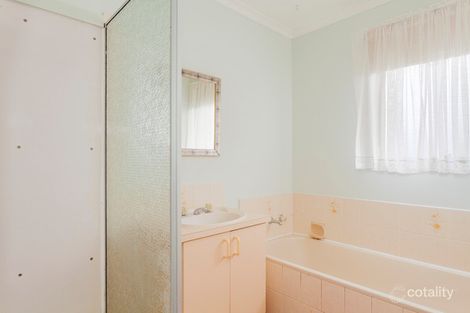 Property photo of 5 Planet Court Whittington VIC 3219
