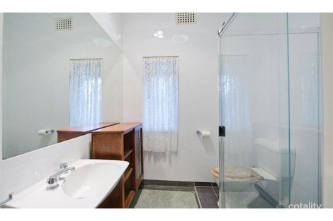 Property photo of 21 Hawken Drive St Lucia QLD 4067