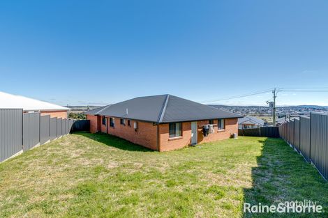 Property photo of 3 Dianella Place Goulburn NSW 2580