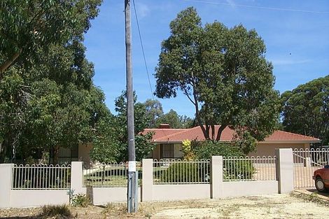 30 Waterloo Cres, Lesmurdie, WA 6076