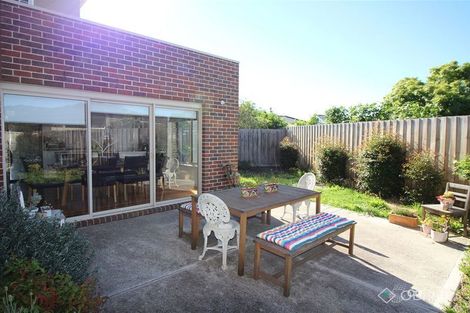 Property photo of 2/13 Elsey Road Reservoir VIC 3073