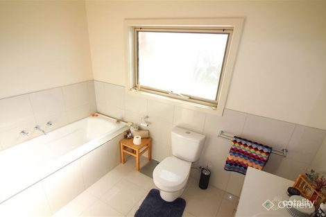 Property photo of 2/13 Elsey Road Reservoir VIC 3073