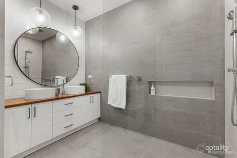 Property photo of 26 Paterson Crescent Greensborough VIC 3088