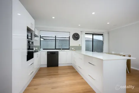 Property photo of 168 Grand Ocean Boulevard Port Kennedy WA 6172