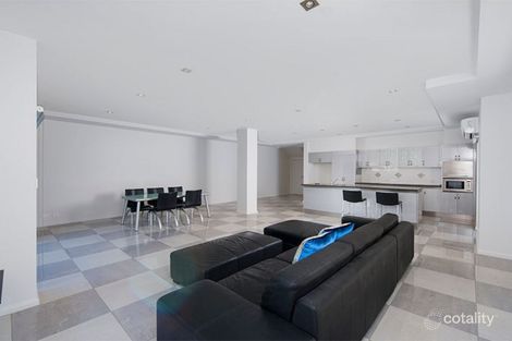 Property photo of 1/14 Crombie Avenue Surfers Paradise QLD 4217