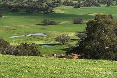 5 Chittering Rd, Chittering, WA 6084