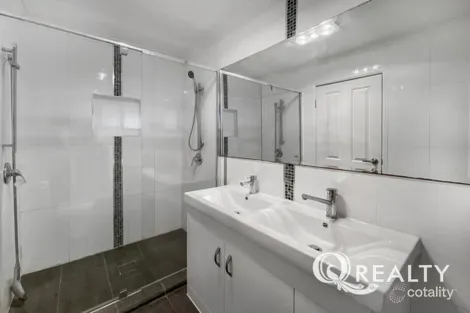 Property photo of 64 Drews Road Loganholme QLD 4129