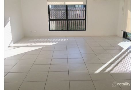 Property photo of 2/13 Moreton Drive Rural View QLD 4740