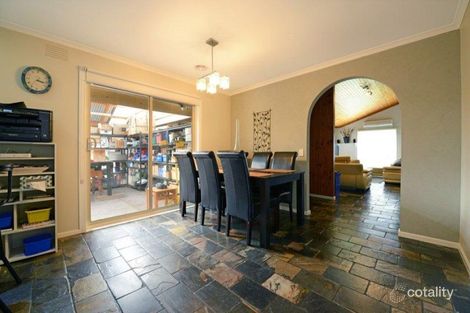 Property photo of 27 Sunbird Crescent Carrum Downs VIC 3201