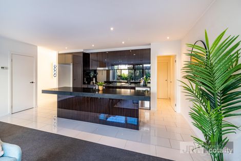 Property photo of 28 Bardaster Boulevard Chirnside Park VIC 3116