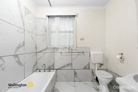 Property photo of 13 Overend Crescent Sale VIC 3850