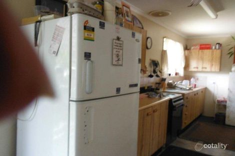 Property photo of 6 Grove Crescent Beachmere QLD 4510
