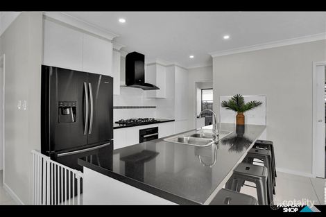 Property photo of 20 Homevale Entrance Mount Peter QLD 4869