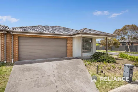 Property photo of 17 Maddock Street Point Cook VIC 3030
