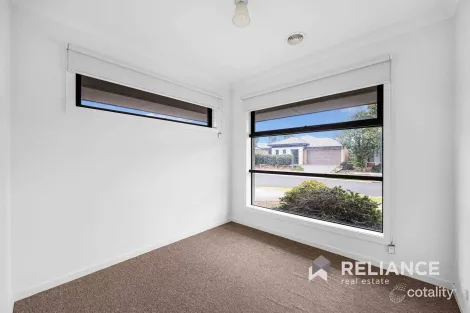 Property photo of 17 Maddock Street Point Cook VIC 3030