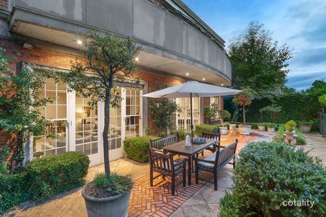 Property photo of 1/3 Huntingfield Road Toorak VIC 3142