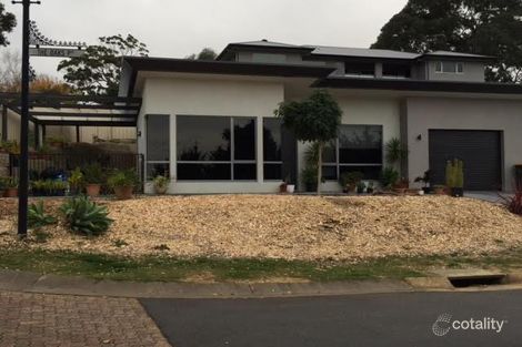 2 The Oaks Pde, Aberfoyle Park, SA 5159