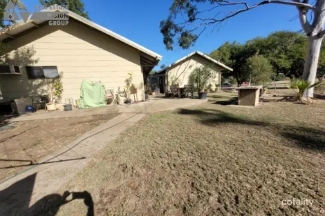 28 Hibiscus Cres, Blackwater, QLD 4717