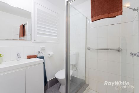 Property photo of 2/30 Oak Grove Malvern East VIC 3145