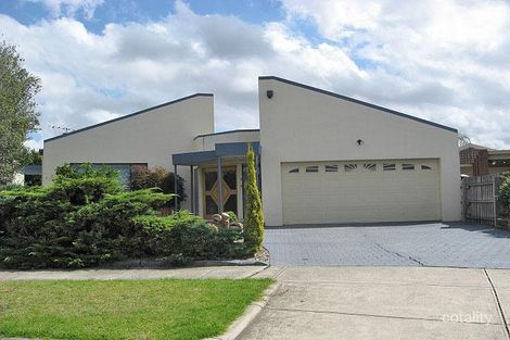 7 Kohurau Ct, Taylors Lakes, VIC 3038