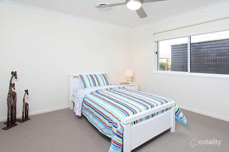 Property photo of 2 Privet Place Mansfield QLD 4122