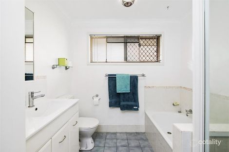 Property photo of 14 Daphne Court Elanora QLD 4221