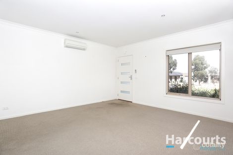 Property photo of 18 Etheridge Lane Craigieburn VIC 3064