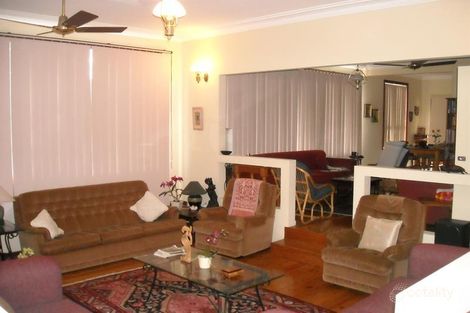 Property photo of 21 Eleebana Road Eleebana NSW 2282