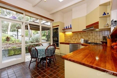 Property photo of 20 Russell Crescent Mount Waverley VIC 3149