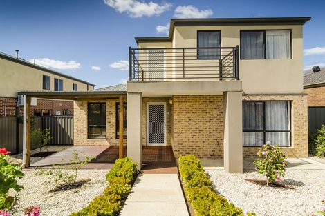 10 Isaacs Walk, Point Cook, VIC 3030