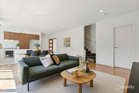 23/2 Clare Burton Cres, Franklin, ACT 2913