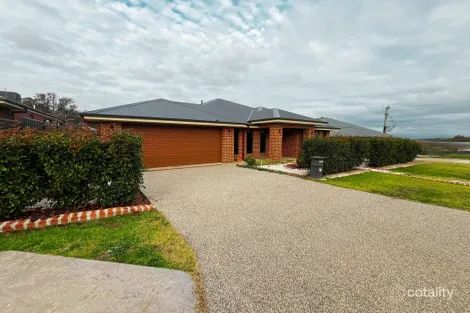 Property photo of 7 Idaho Court Springdale Heights NSW 2641