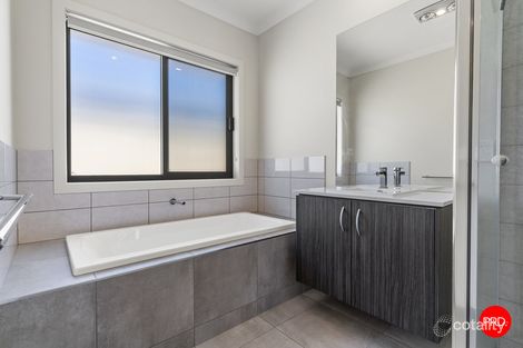 Property photo of 32 Cumberland Terrace Strathfieldsaye VIC 3551
