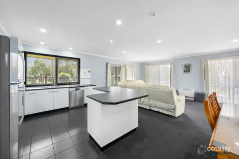 Property photo of 2 South Crescent Eildon VIC 3713