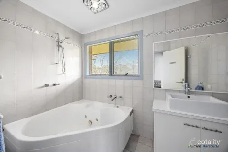 Property photo of 2 South Crescent Eildon VIC 3713