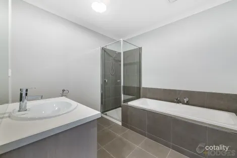 Property photo of 24 Tapioca Street Manor Lakes VIC 3024